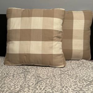 Farmhouse throw pillows